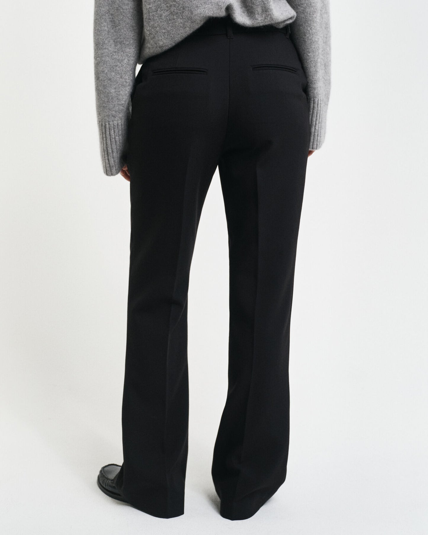 Pantalon coupe slim évasé