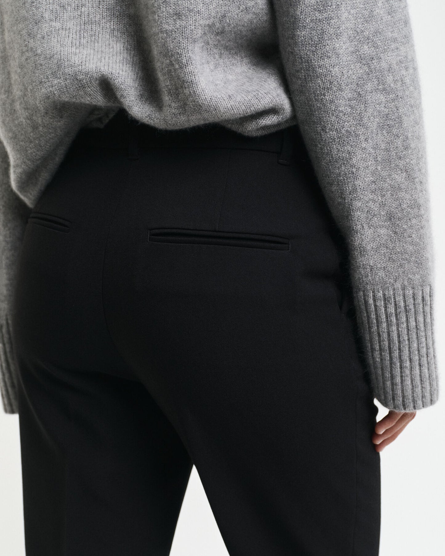Pantalon coupe slim évasé