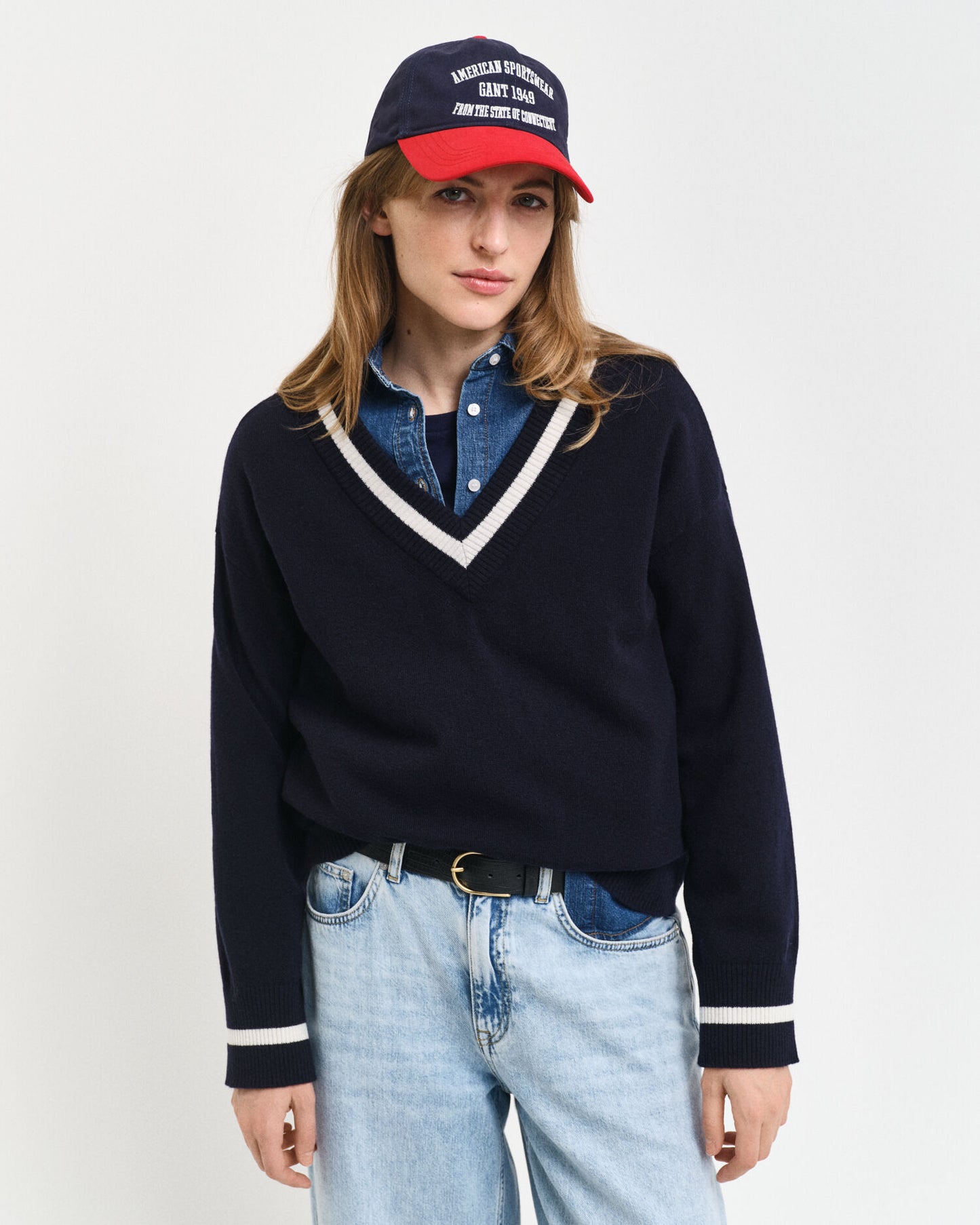 Superfeiner Lambswool V-Pullover mit Kontraststreifen