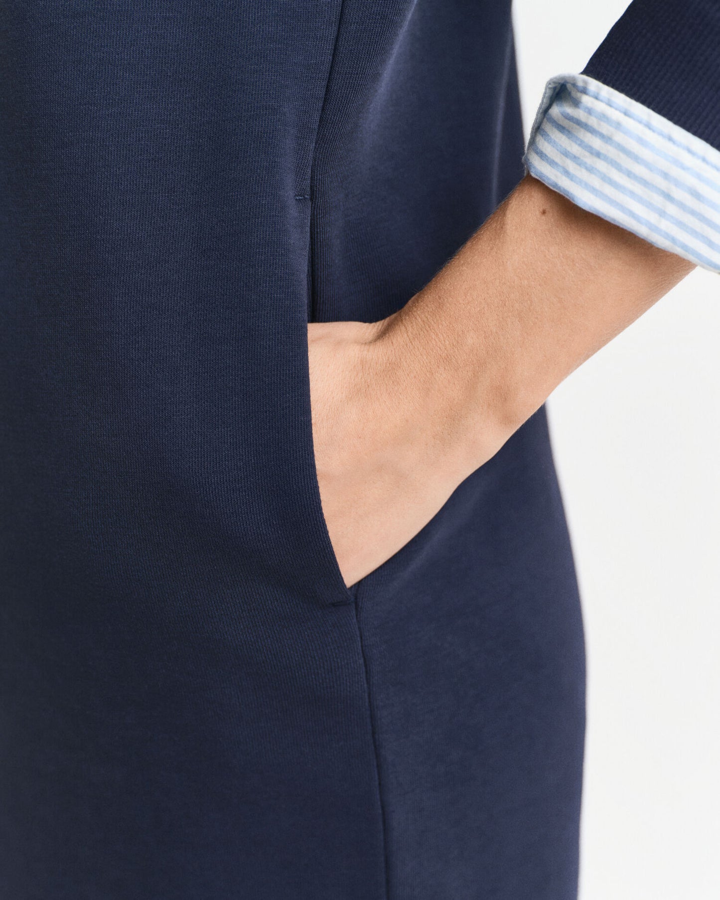 Shield Crew Neck Sweatkleid