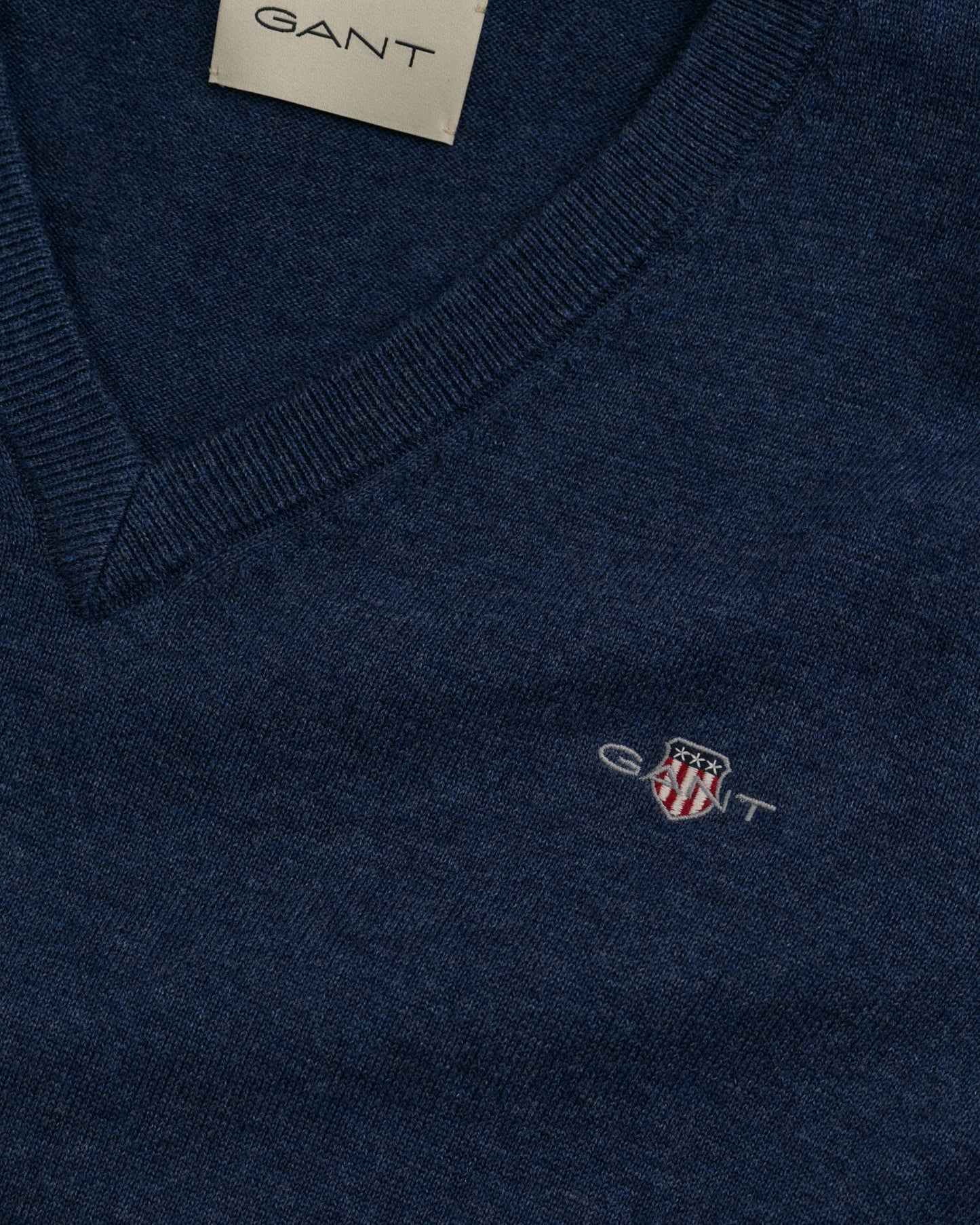 Klassischer Baumwoll-V-Pullover
