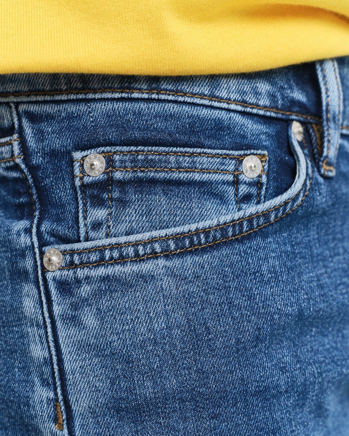 Jean coupe ajustée délavage net