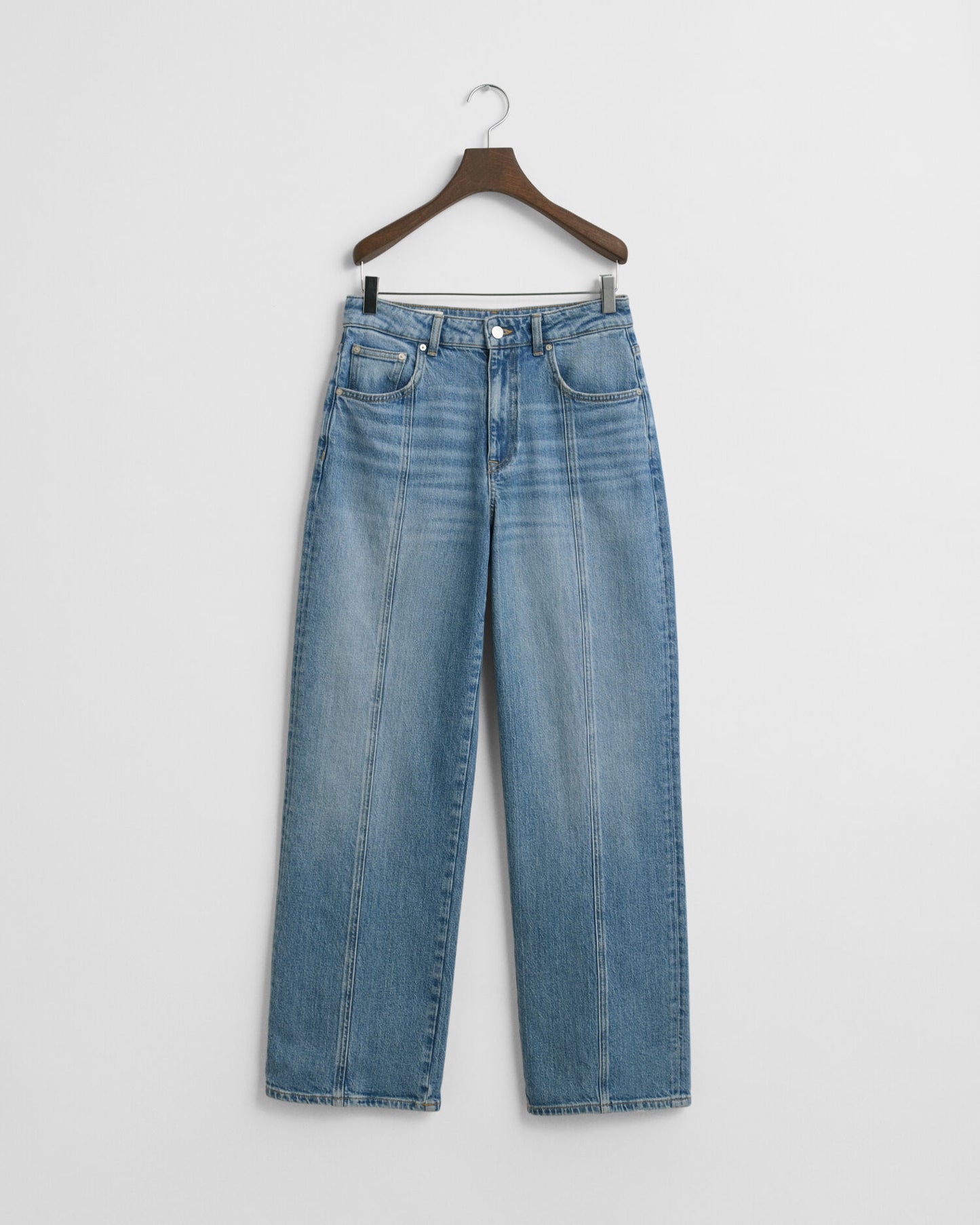 Jeans mit gerader Naht und entspannter Passform