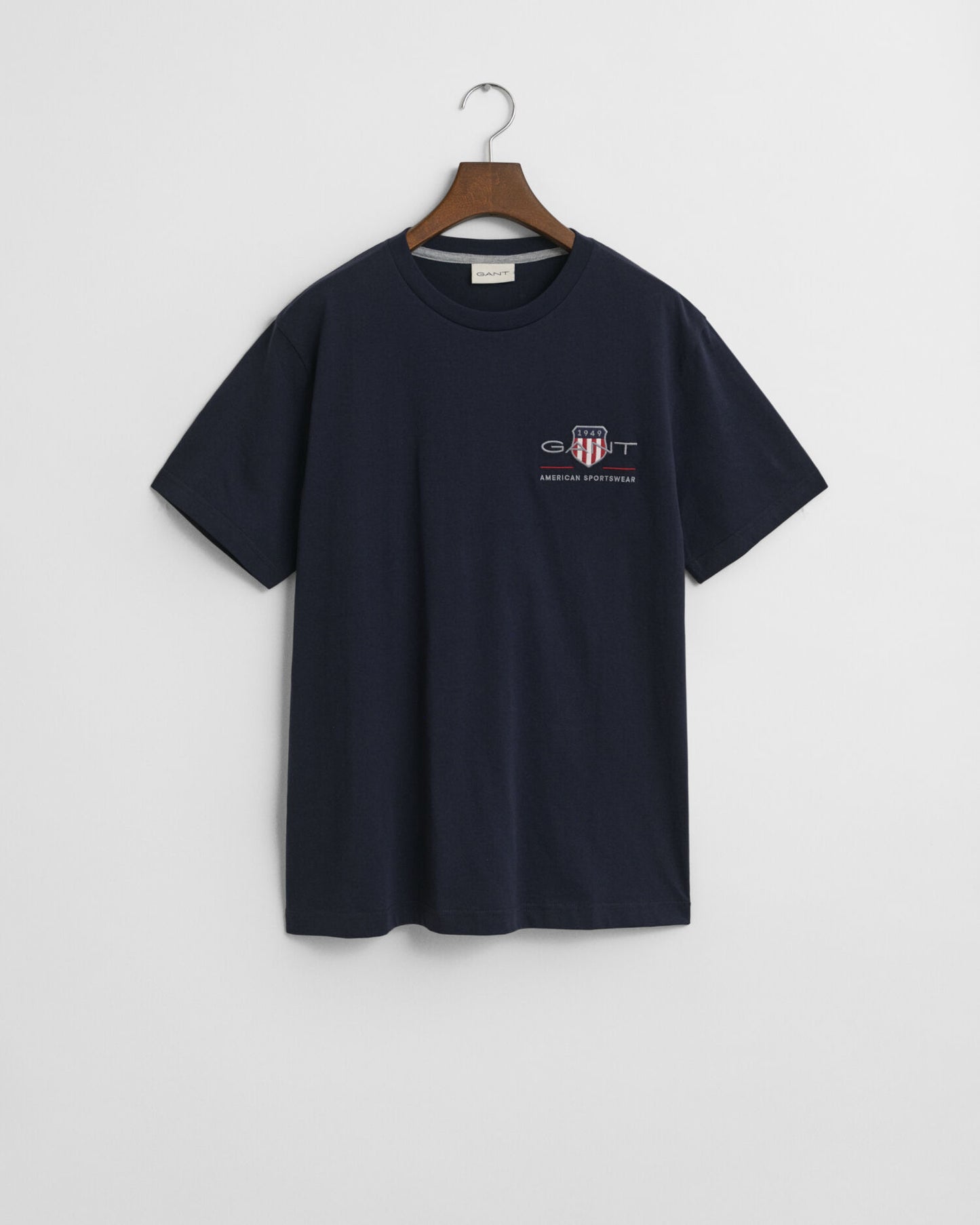 T-shirt brodé avec écusson d'archive