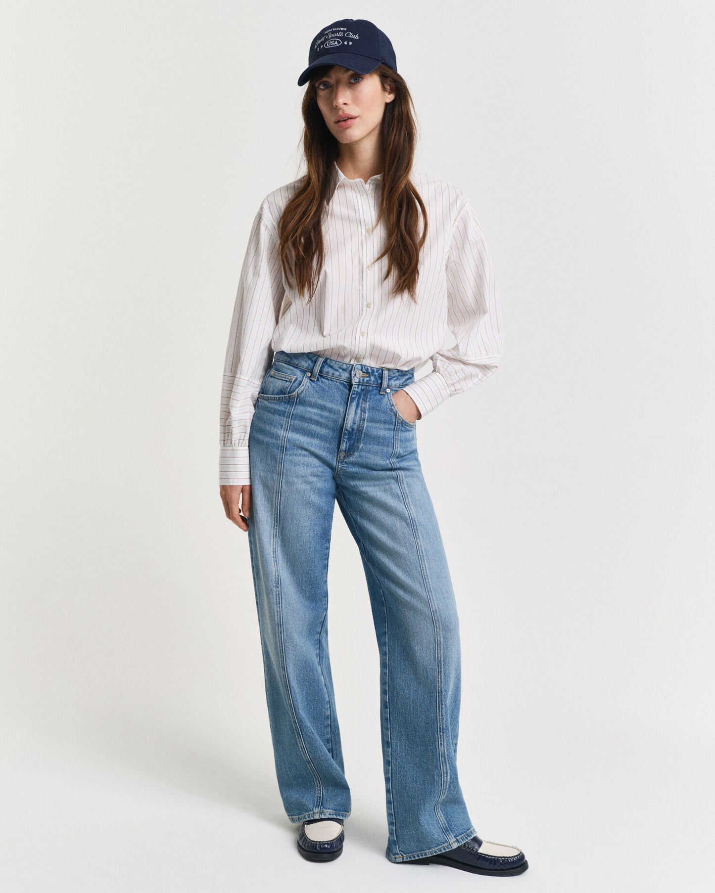 Jeans mit gerader Naht und entspannter Passform