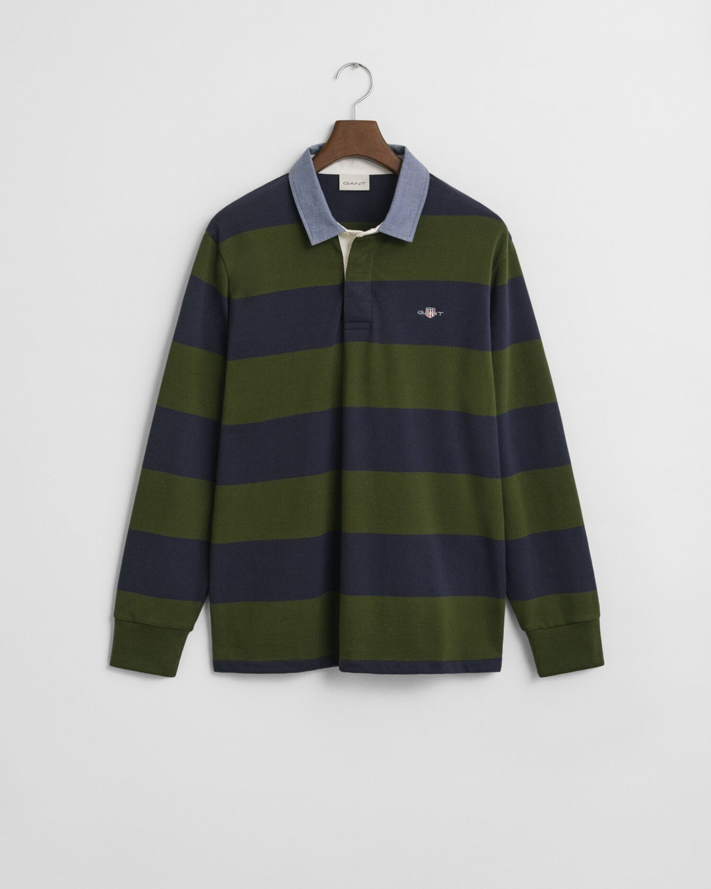 Gestreifter Rugger mit Chambray-Kragen