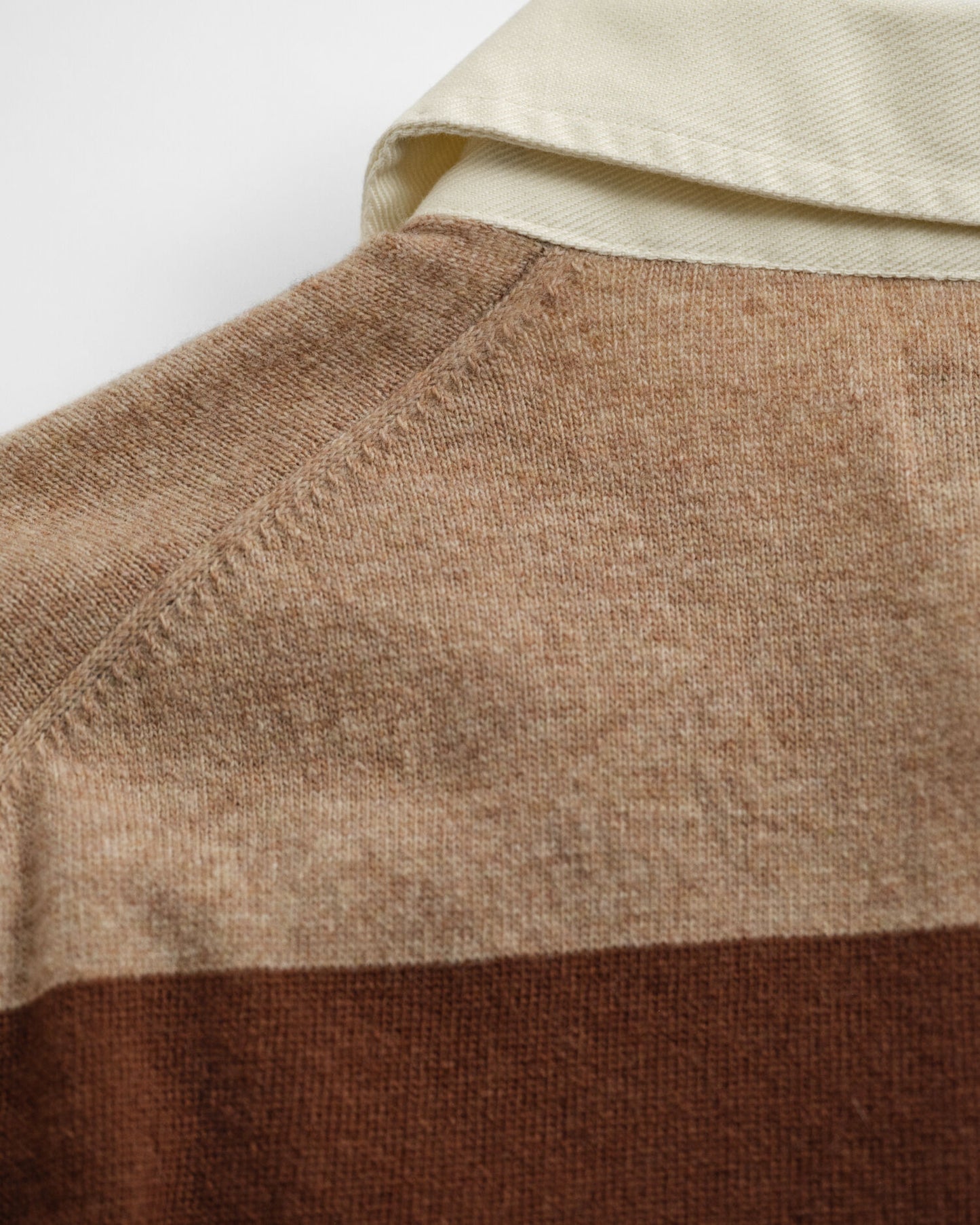 Pull en laine d'agneau extra fine à rayures