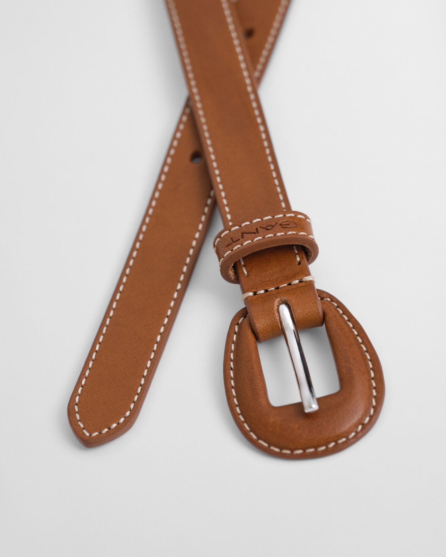 Ceinture à boucle recouverte de cuir