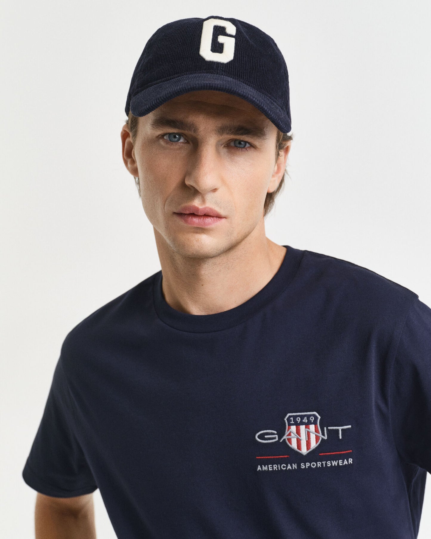 T-shirt brodé avec écusson d'archive