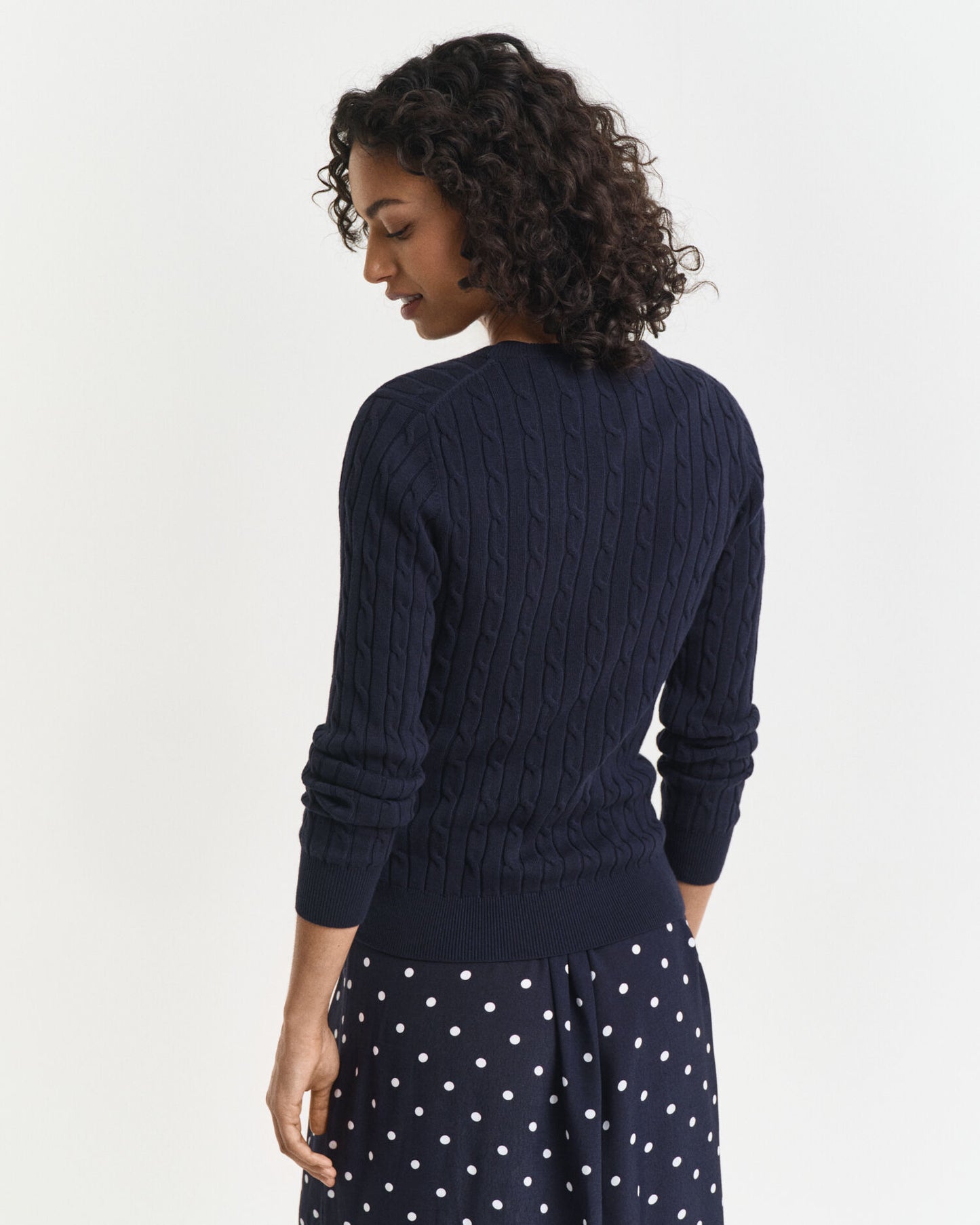 Pull ras-du-cou en maille torsadée de coton extensible