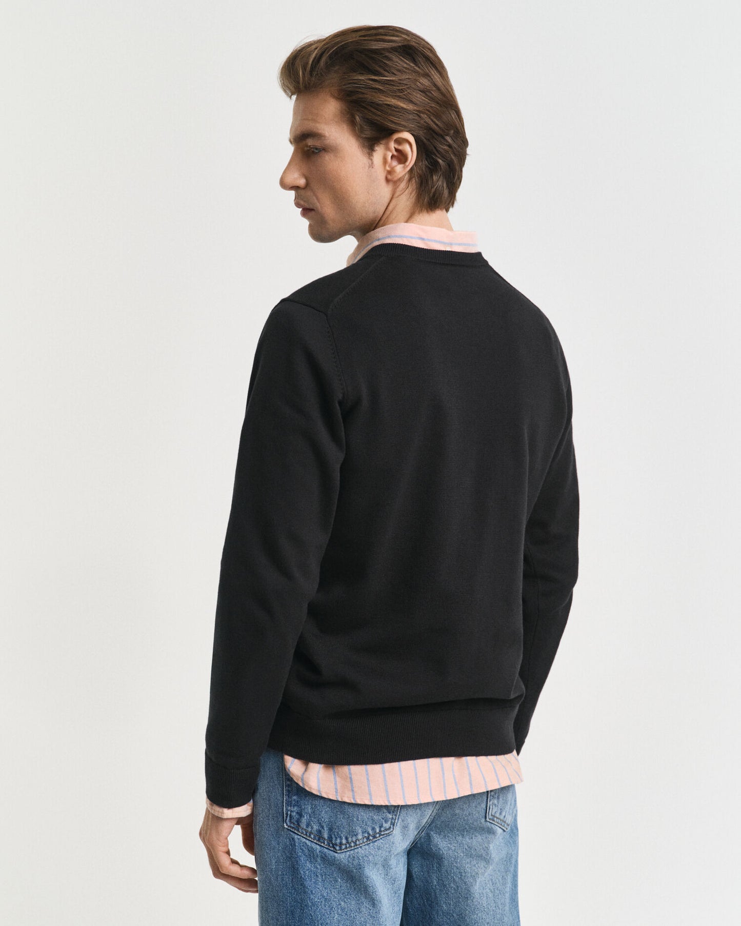 Pull classique en coton à col en V