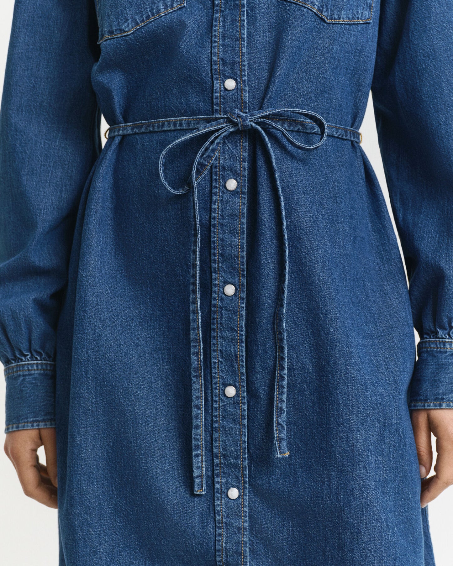 Jeanskleid mit Puffärmeln