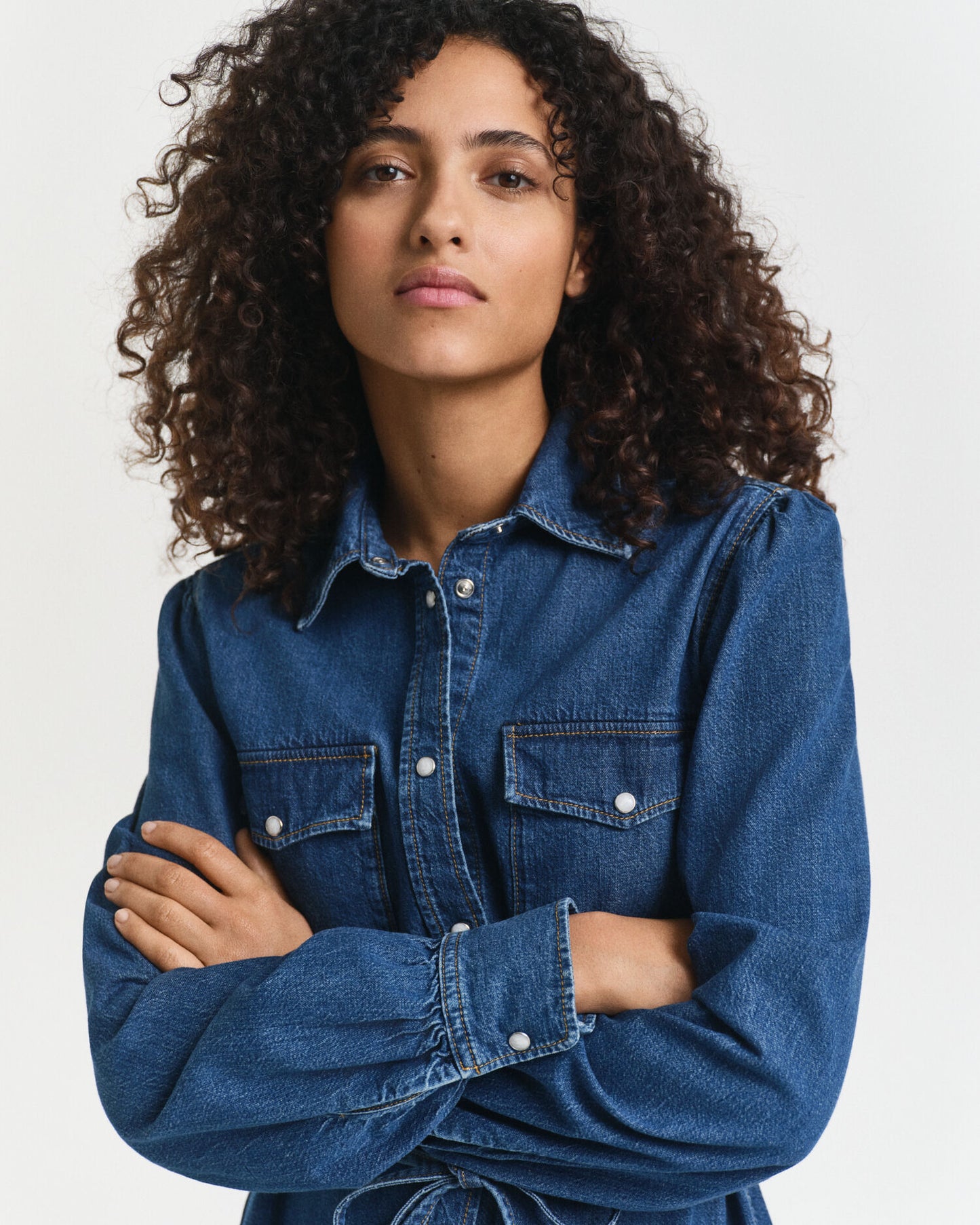 Jeanskleid mit Puffärmeln