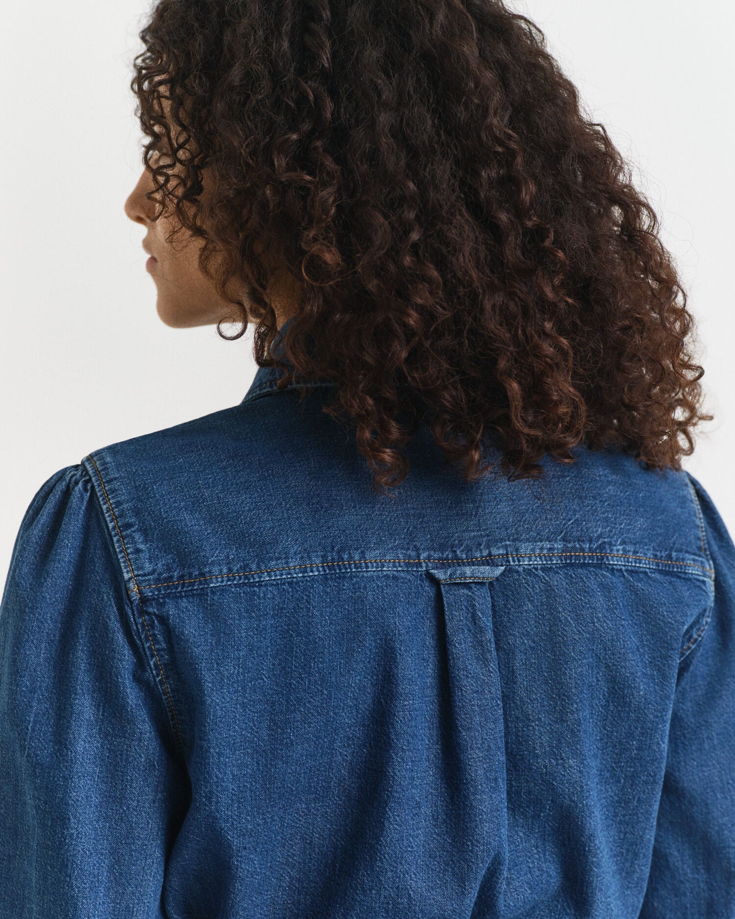 Jeanskleid mit Puffärmeln