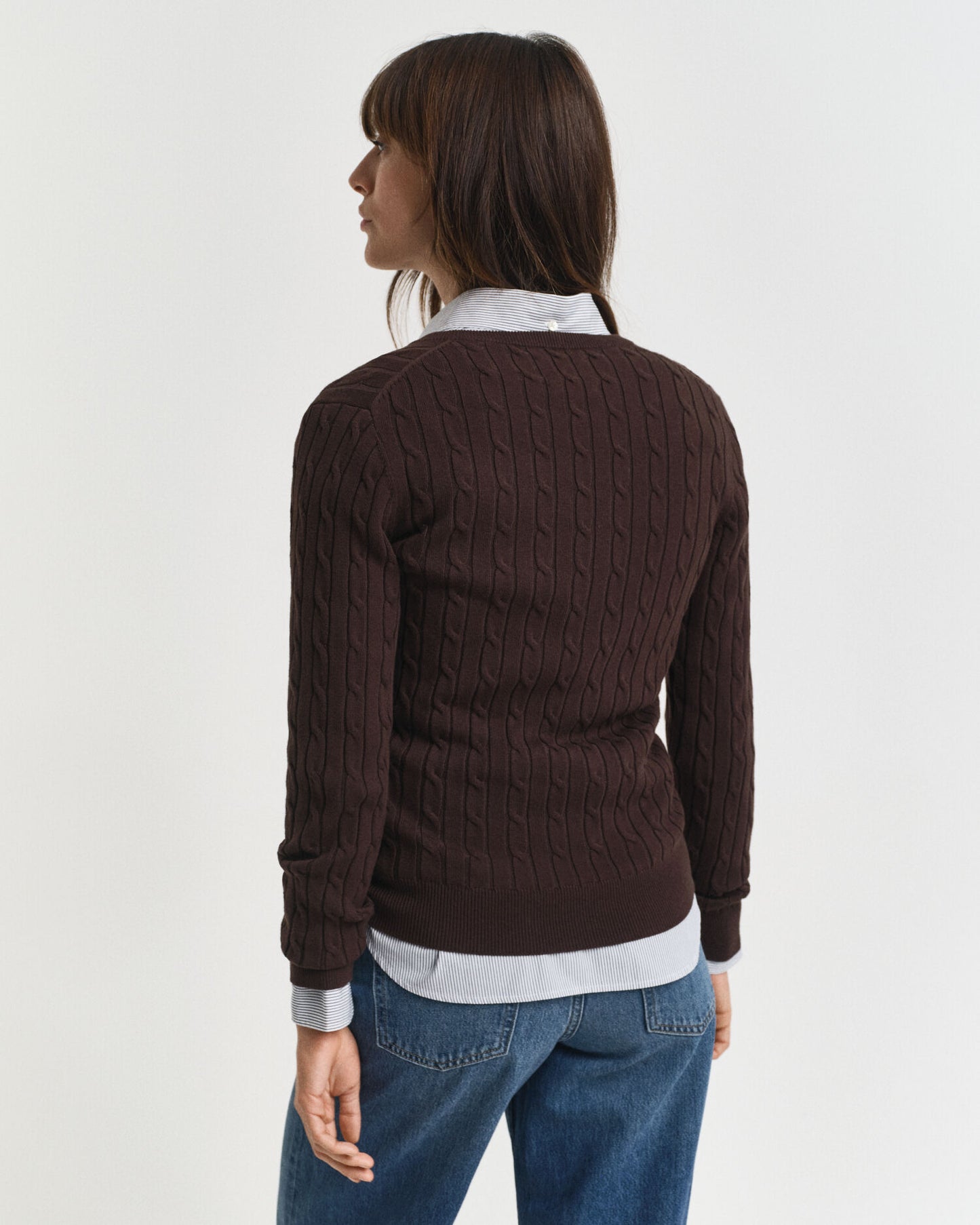 Pull en maille torsadée en coton stretch à encolure en V