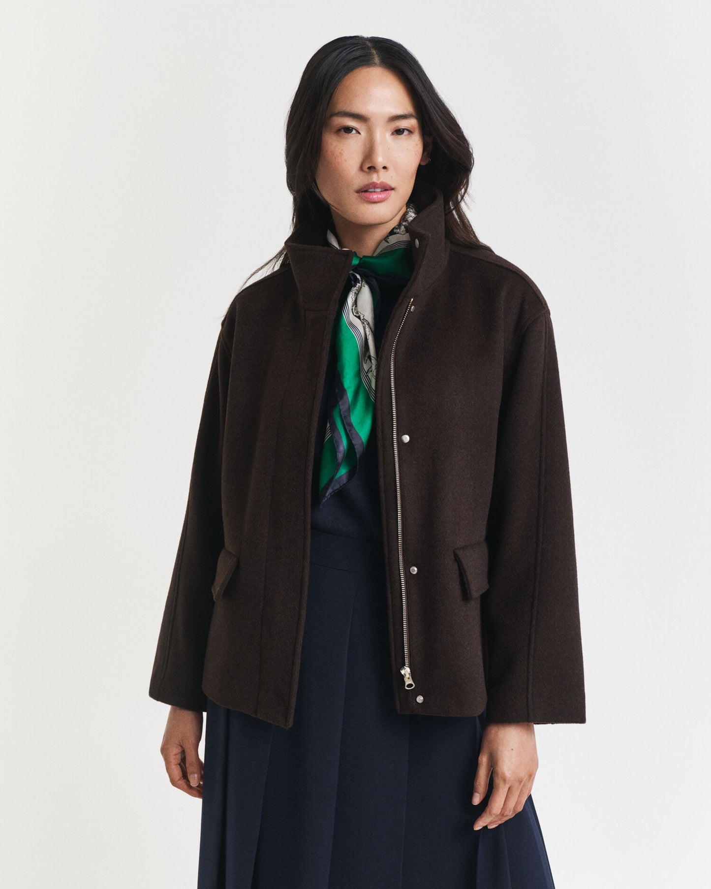 Veste courte en laine zippée