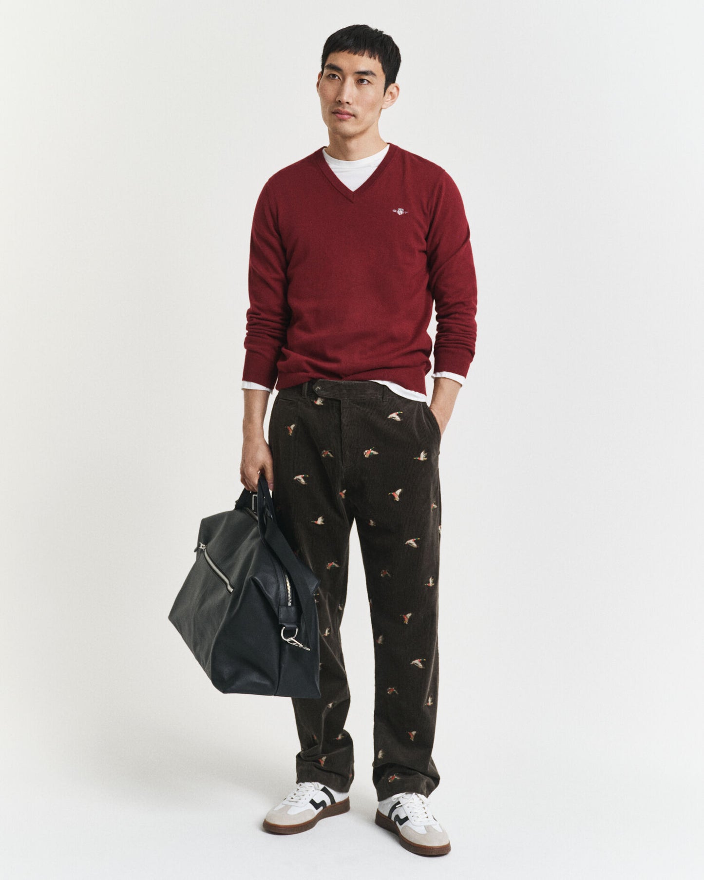 Chandail col en V classique en coton