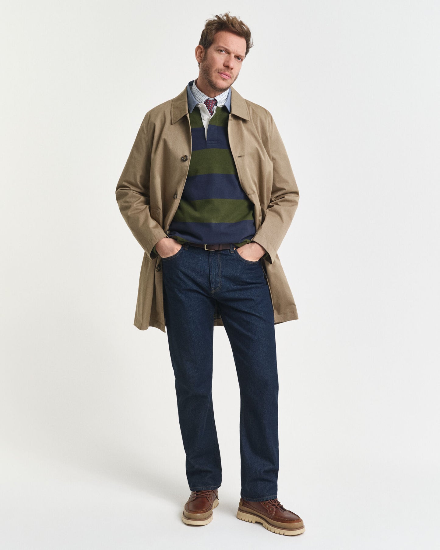 Gestreifter Rugger mit Chambray-Kragen