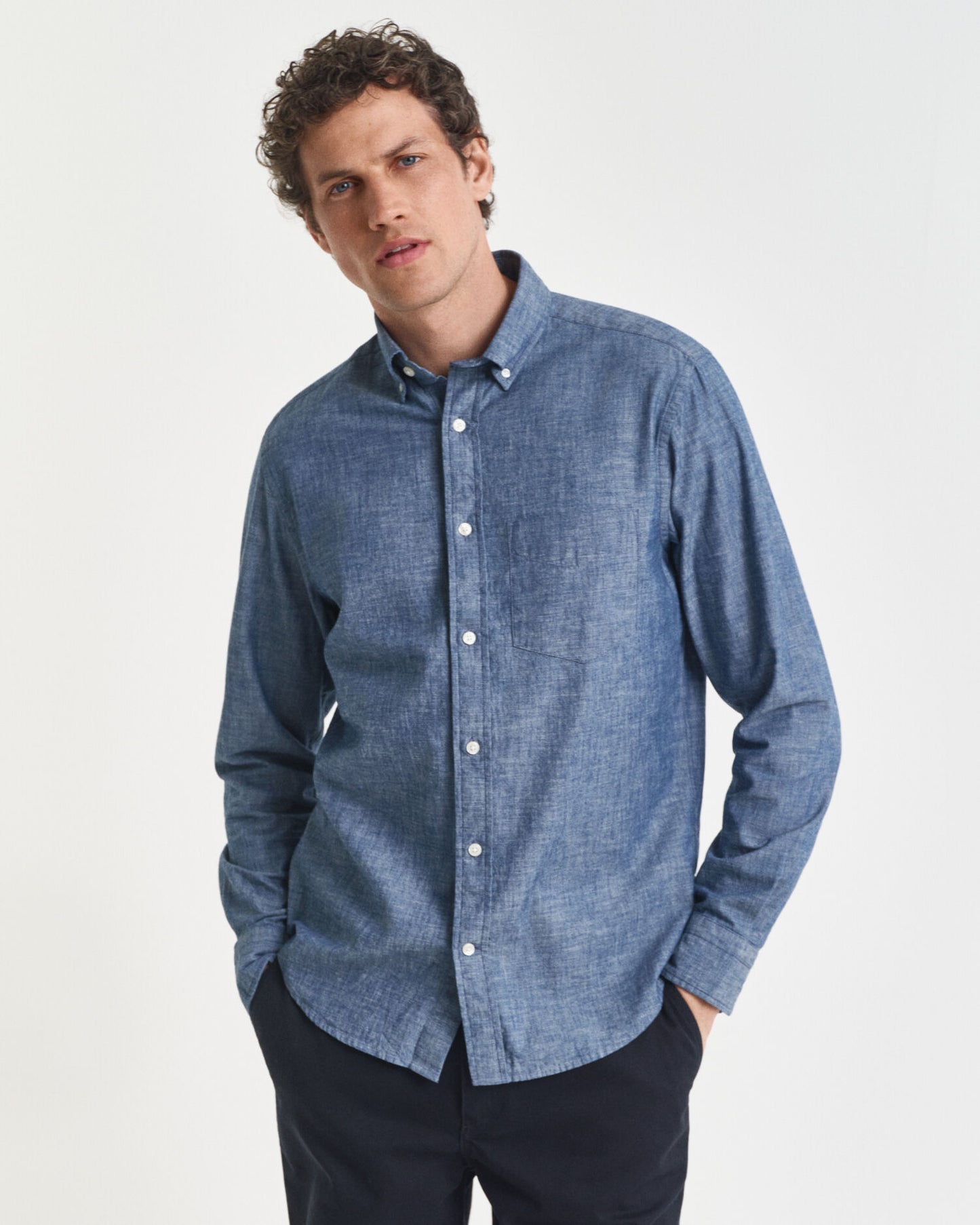 Chemise en chambray indigo coupe droite