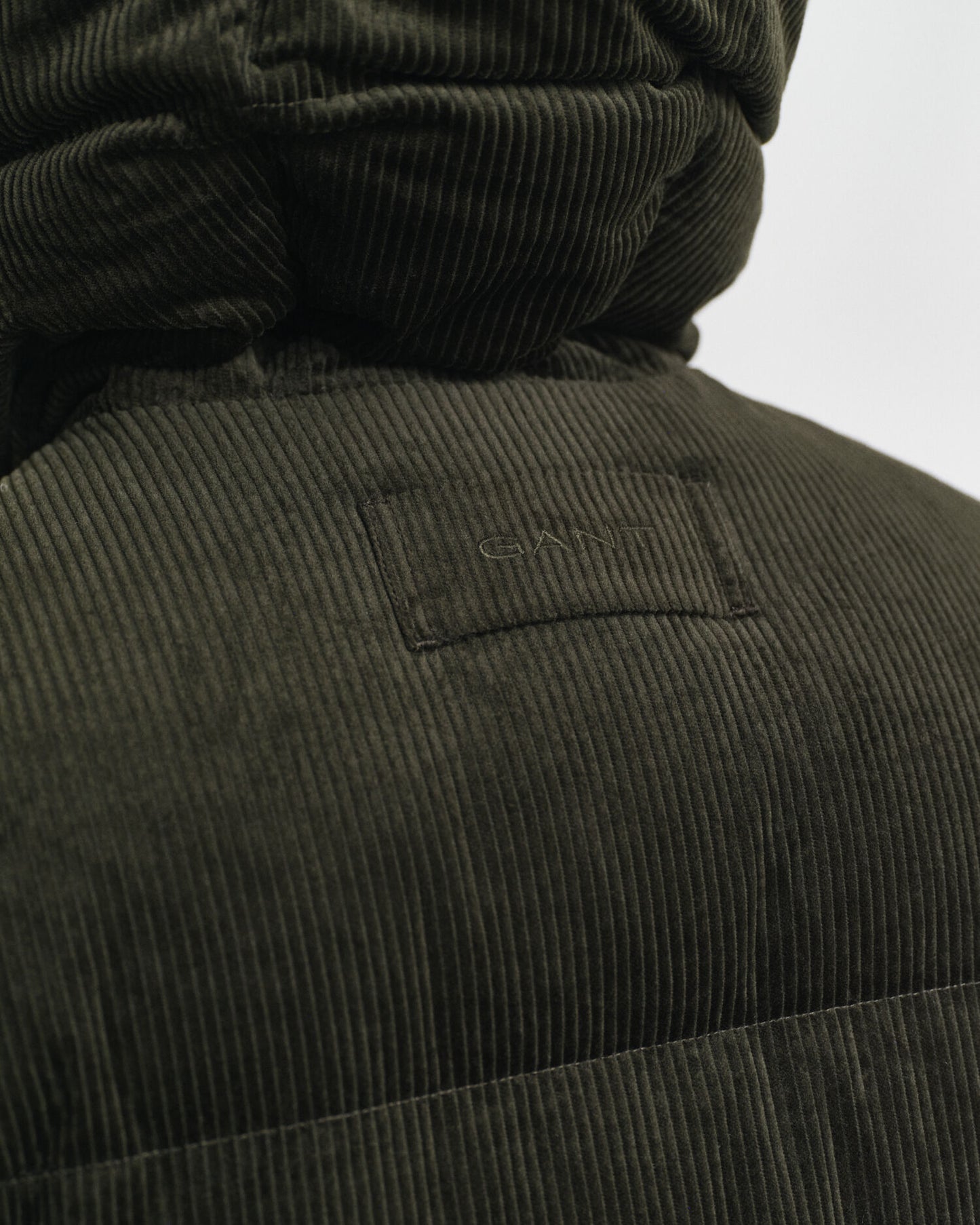Daunenpufferjacke aus Cord