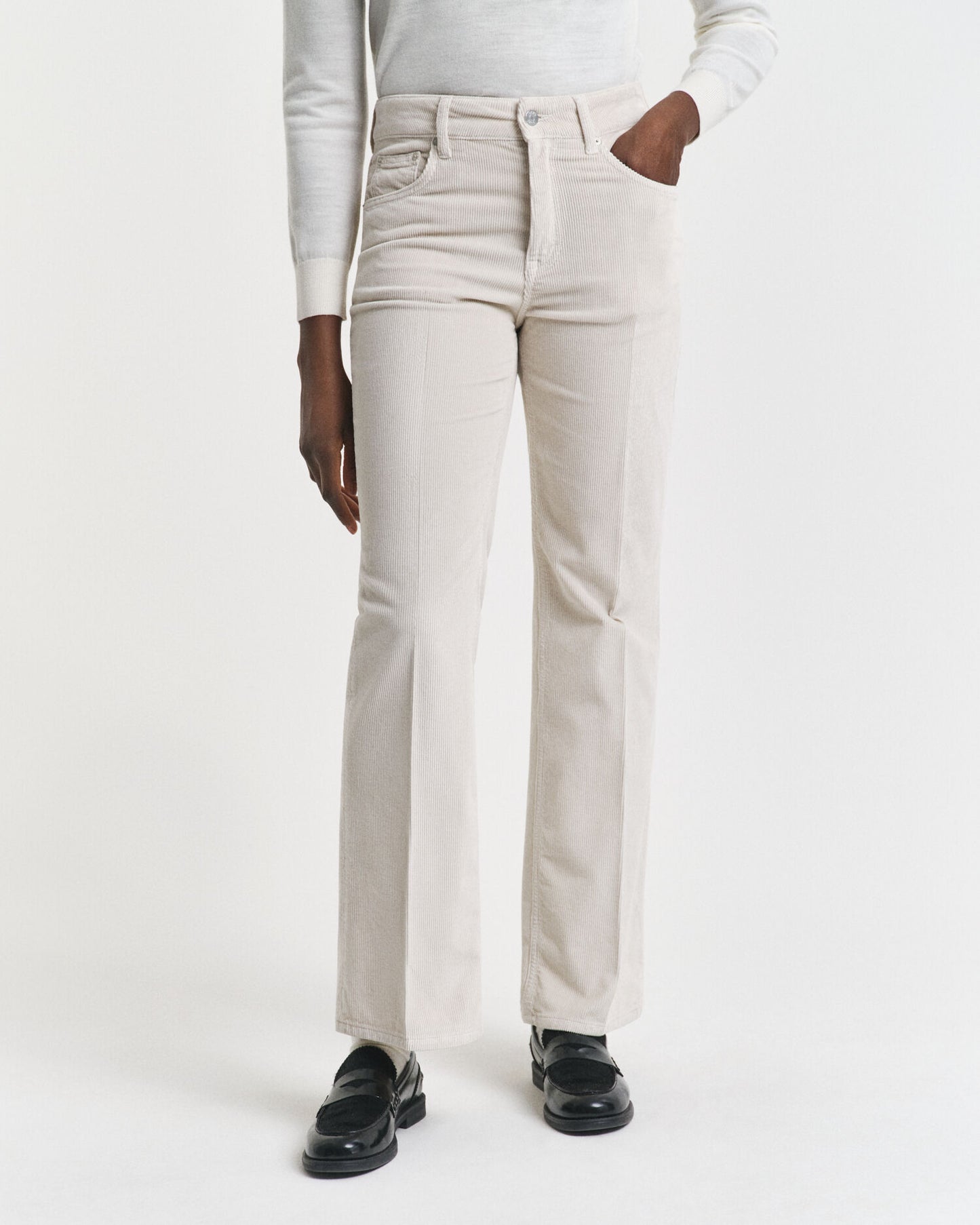 Ausgestellte Cordjeans