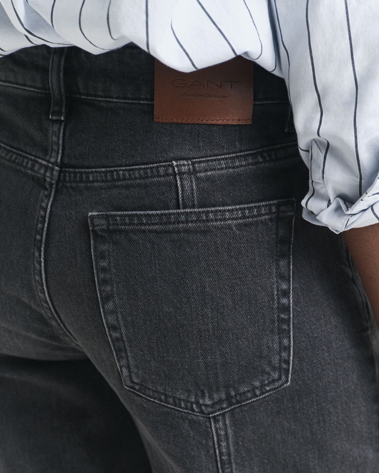 Relaxed Fit Jeans mit gerader Naht