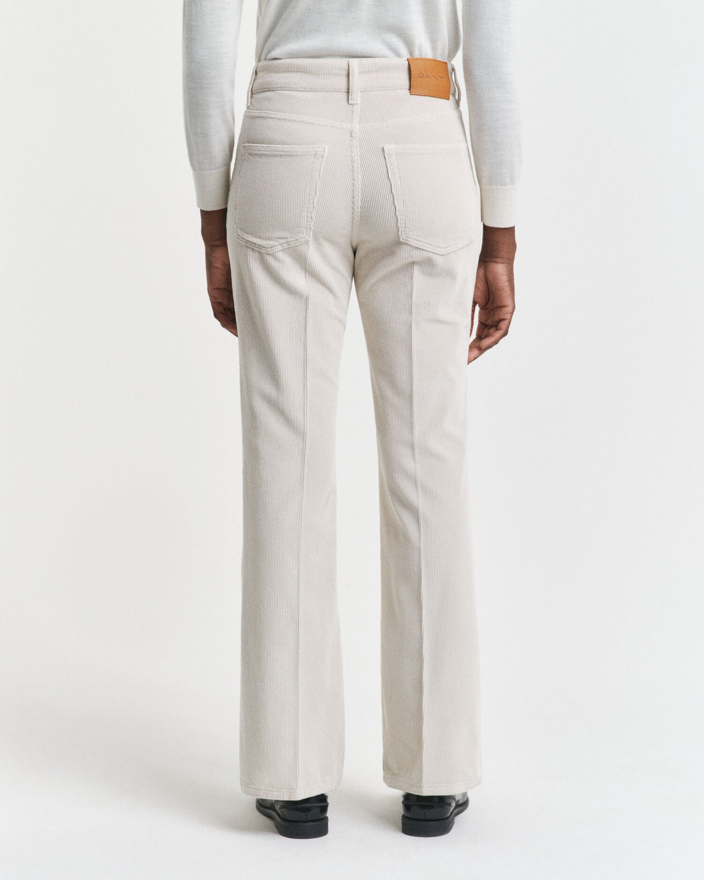 Ausgestellte Cordjeans