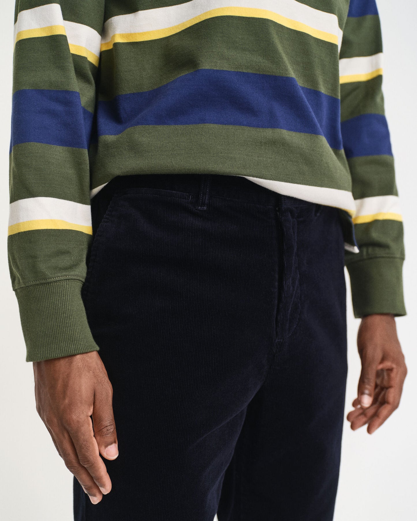 Chino en velours côtelé coupe droite