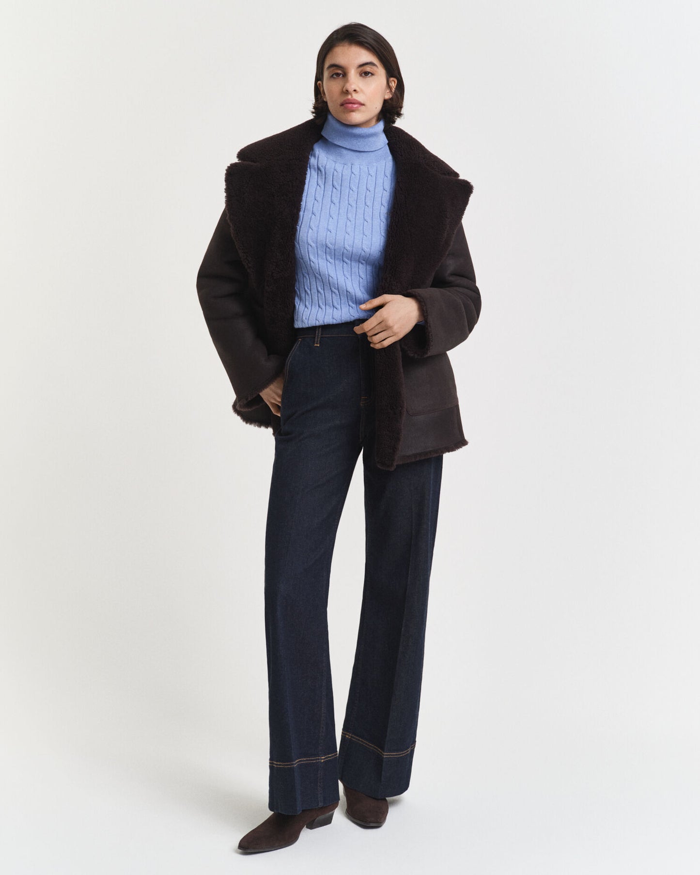Rollkragenpullover mit Zopfmuster aus Stretch-Baumwolle