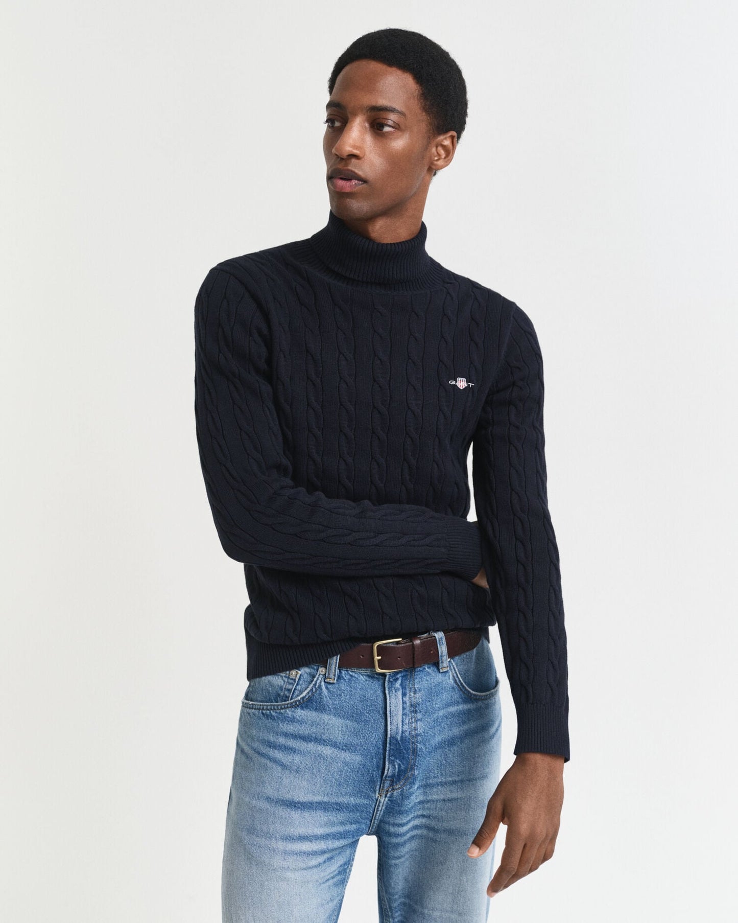 Baumwoll-Zopfstrickpullover mit Rollkragen