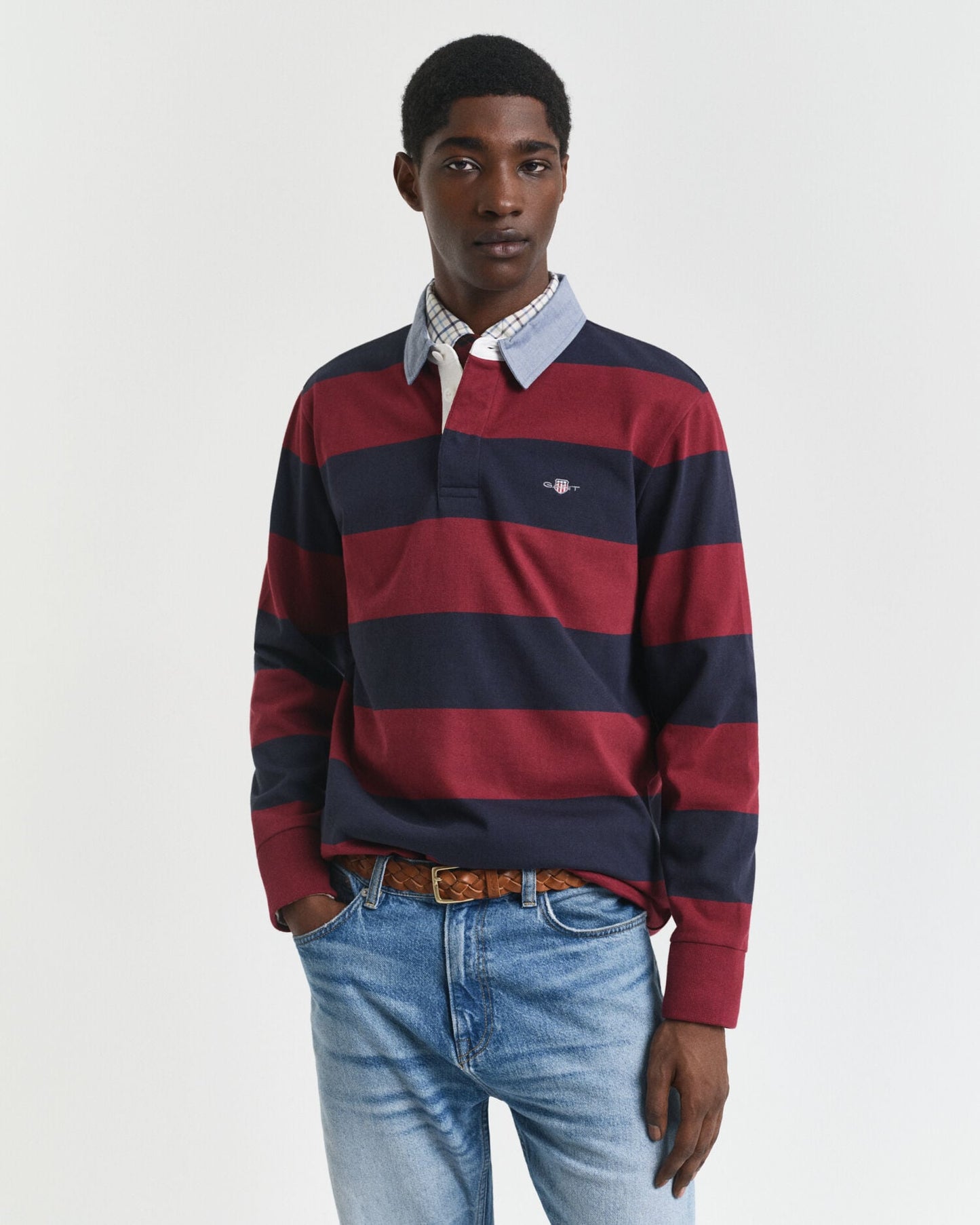 Gestreifter Rugger mit Chambray-Kragen