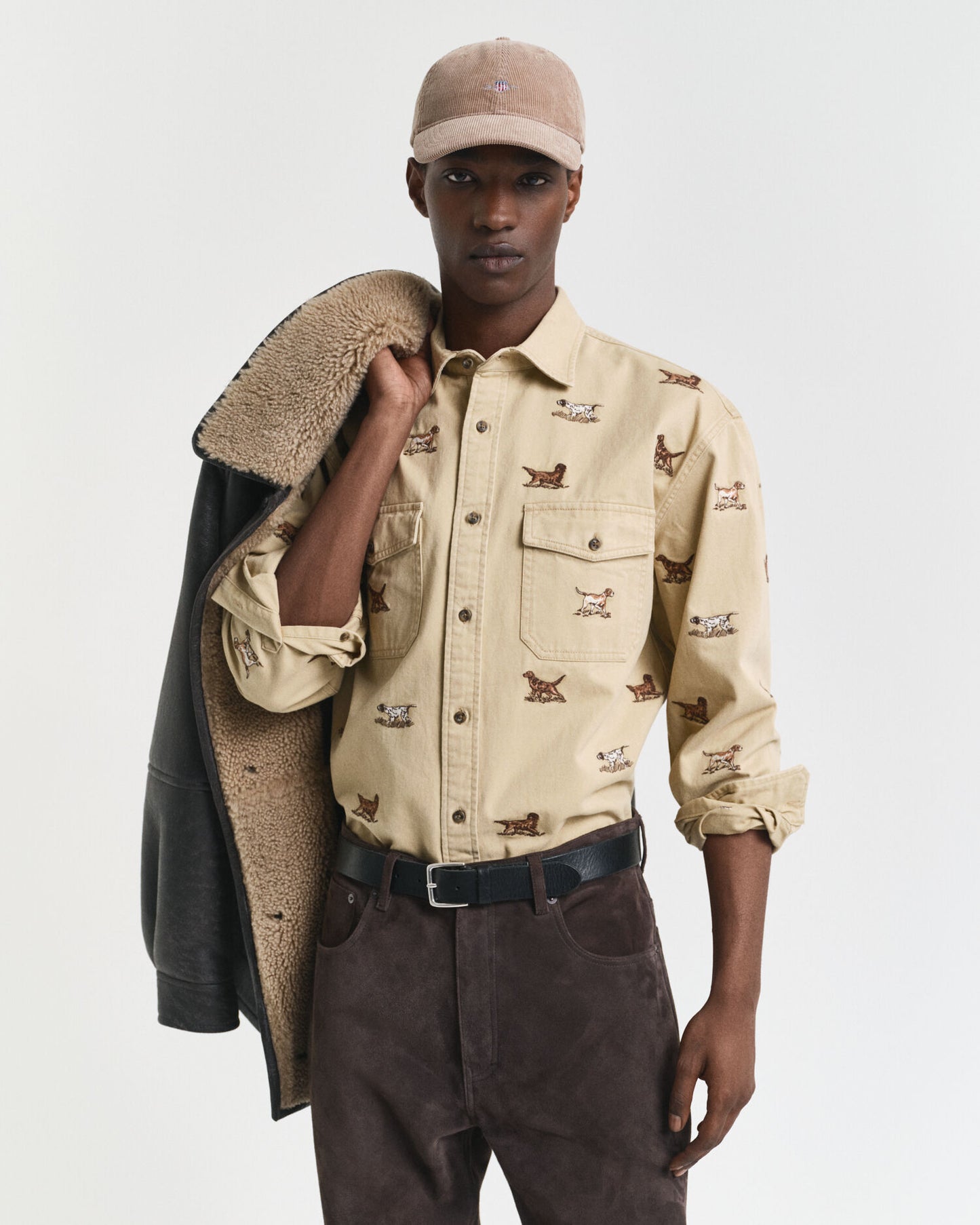 Chemise en twill brodé coupe décontractée