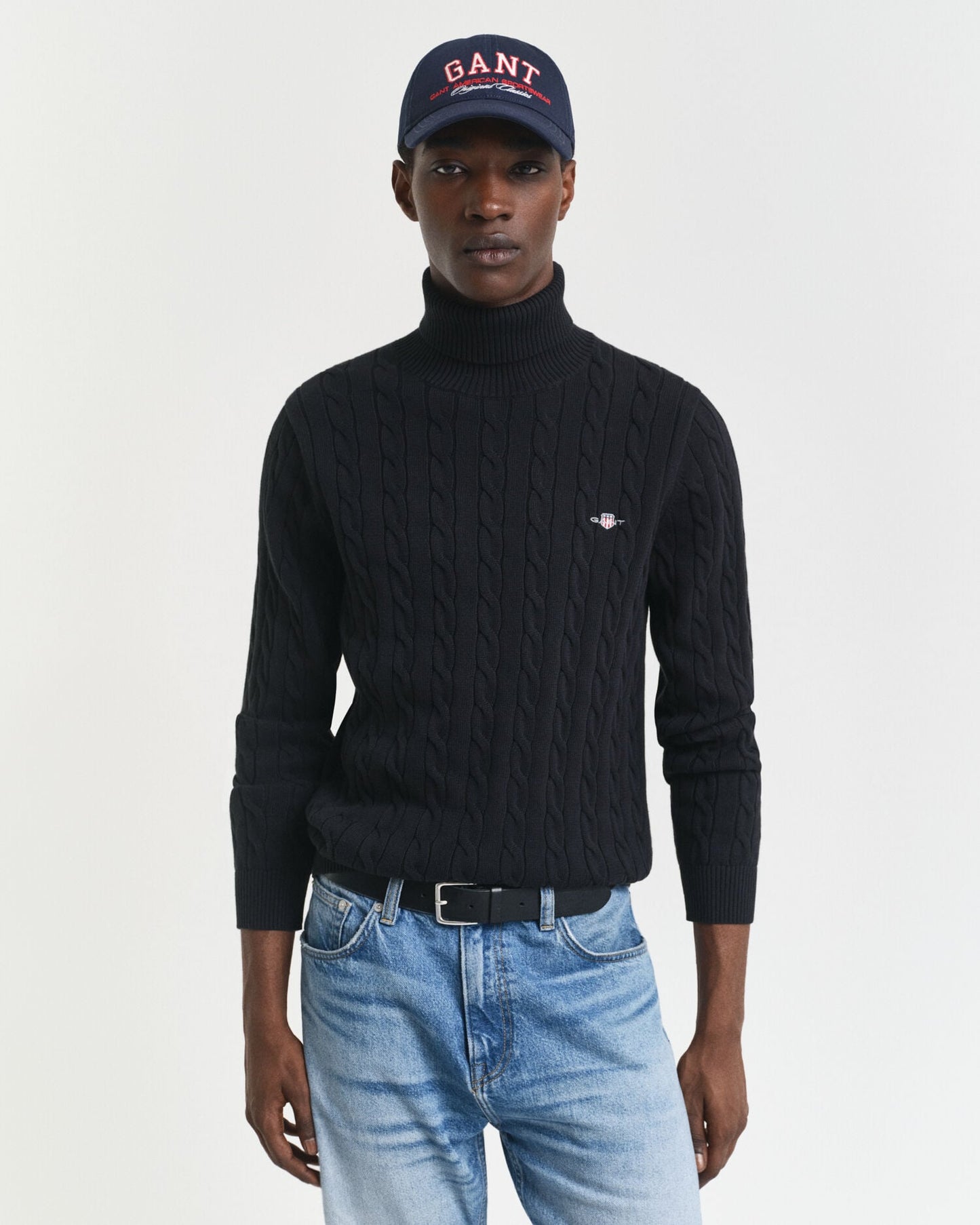 Baumwoll-Zopfstrickpullover mit Rollkragen