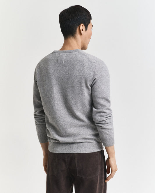Pull col V en laine d'agneau ultra-fine