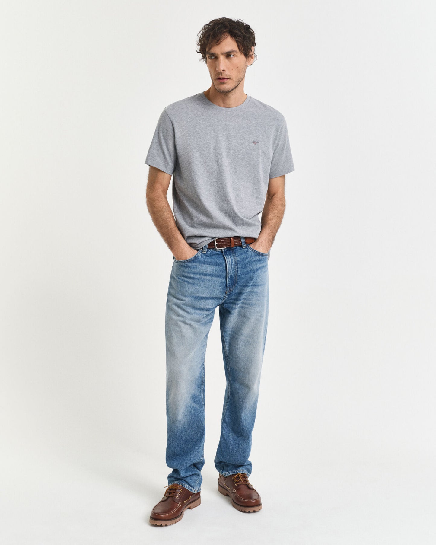 T-shirt Shield Coupe droite